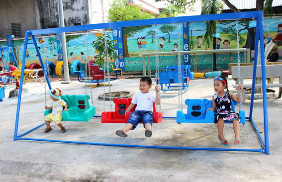 Phong Thai Group donates two playgrounds for children