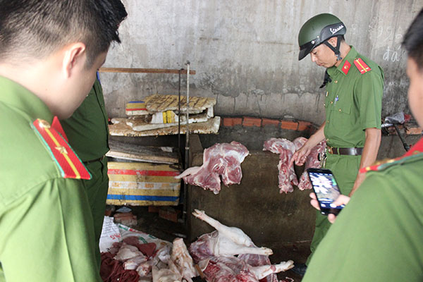 Công an TP.Biên Hòa phát hiện một cơ sở giết mổ heo lậu ở phường Long Bình (TP.Biên Hòa).