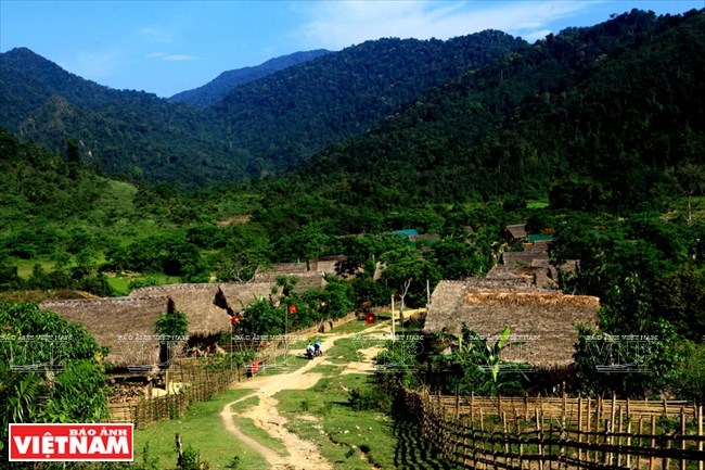 Bung village is located in a valley upstream from the Giang river 