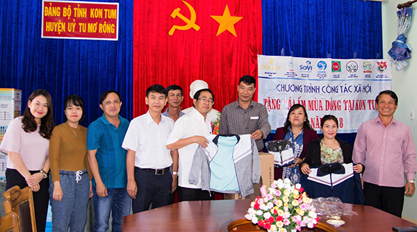 500 warm clothes for poor children