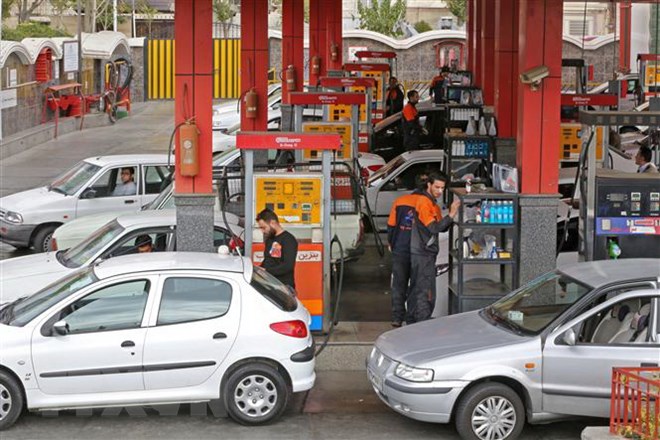 Bộ trưởng Iraq dự đoán giá dầu có thể đạt mức 50 USD mỗi thùng