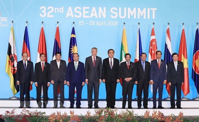 Gắn kết ASEAN để xây dựng Cộng đồng tự cường và vững mạnh