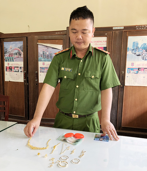 Toàn bộ số tài sản đối tượng Dương Hoàng Long lấy trộm đã được Công an huyện Xuân Lộc thu hồi trả về cho nạn nhân.