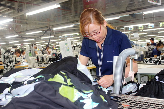 Regional monthly minimum wage to rise VND160,000-200,000