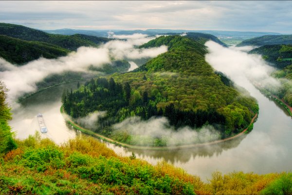 UNKNOWN BEAUTY OF NATURE: the Saarschleife, located in Germany’s Southwest, shows that the beauty of nature is present all over the world, whether it is in Europe or in the Pacific (Photo: Wolfgang Staudt)