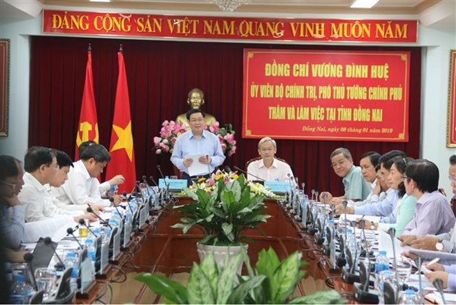 Deputy Prime Minister Vuong Dinh Hue addressed the working session in Dong Nai on January 8 (Photo: VNA)
