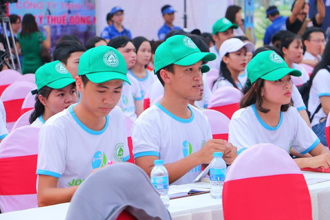 More than 10,000 people from the southern province of Dong Nai attended a job festival last weekend. – VNS Photo