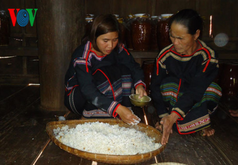"Ruou can" represents Ede people's solidarity, hospitality