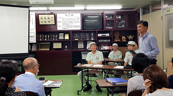 Một buổi học tại Osaka có các doanh nghiệp Nhật Bản đến cùng chia sẻ.