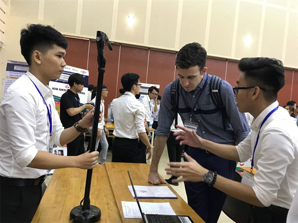 Phan Anh Tuan, a student at the Electrical and Electronic Engineering Faculty under HCM City University of Technology and Education, and his friends won a prize for developing a smart walking cane. 