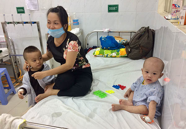 Trẻ bị sởi được điều trị trong Bệnh viện nhi đồng Đồng Nai