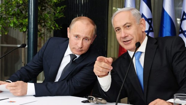 Thủ tướng Israel Benjamin Netanyahu (phải) và Tổng thống Nga Vladimir Putin. (Nguồn: haaretz.com)