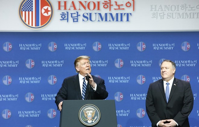 US President leaves Vietnam