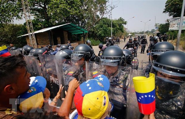 Thượng nghị sĩ Dân chủ tìm cách ngăn can thiệp quân sự vào Venezuela