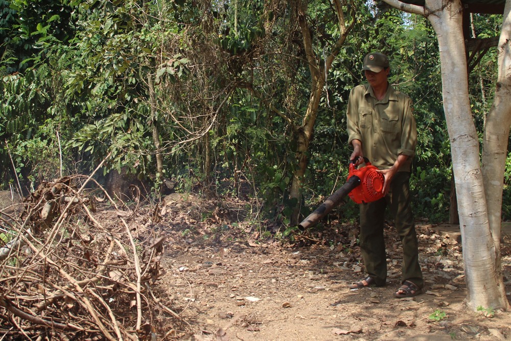 The south-eastern province of Đồng Nai has sounded the highest level of forest fire warning in many places. —VNA/VNS Photo Lê Xuân  Read more at http://vietnamnews.vn/society/507027/dong-nai-raises-forest-fire-warning-to-highest-level.html#e60Sd8yVygA5ocLz.99