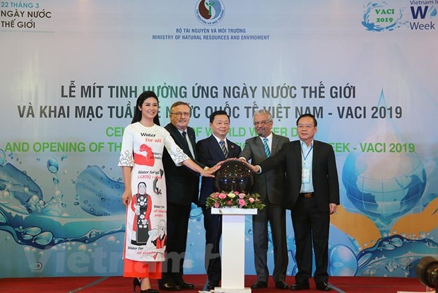 At the ceremony to mark the World Water Day and start the Vietnam International Water Week (Photo: VNA)