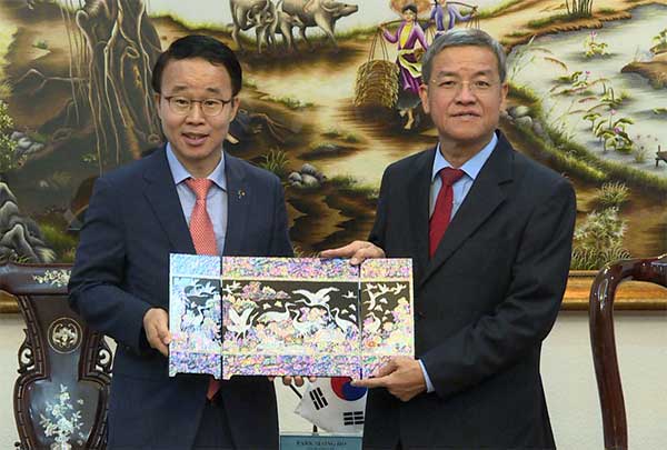 Quyền Thống đốc tỉnh Gyeongsangnam - Hàn Quốc thăm và làm việc tại Đồng Nai