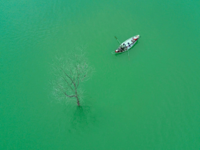 An aerial shot of Dong Mo lake.