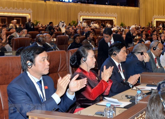 The Vietnamese delegation at the event 