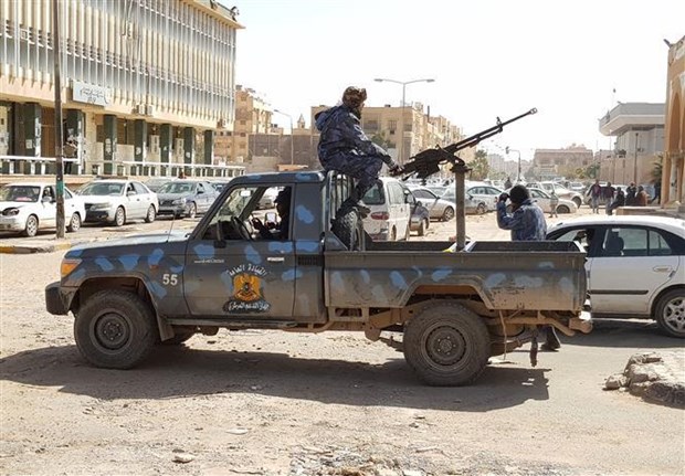  Các lực lượng trung thành với Tướng Khalifa Haftar tuần tra tại thành phố Sebha, miền nam Libya, ngày 9-2-2019. (Ảnh: AFP/ TTXVN)