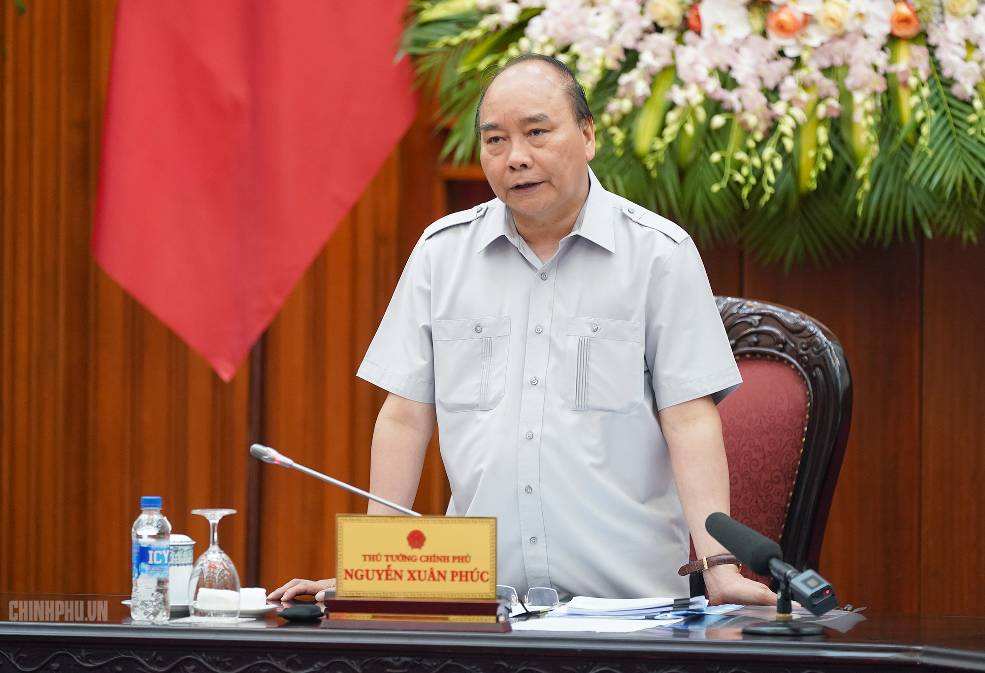 Gov't scrutinizes two draft decrees in favor of economic growth