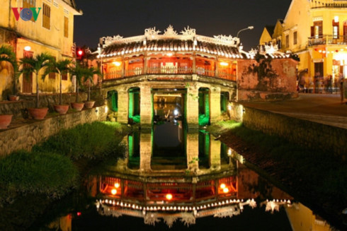 Chua Cau pagoda is widely considered the highlight of Hoi An’s ancient town. 