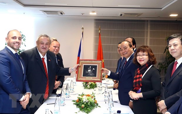 PM Nguyen Xuan Phuc met with Marcel Winter, Honorary President of the Czech-Vietnam Friendship Association.