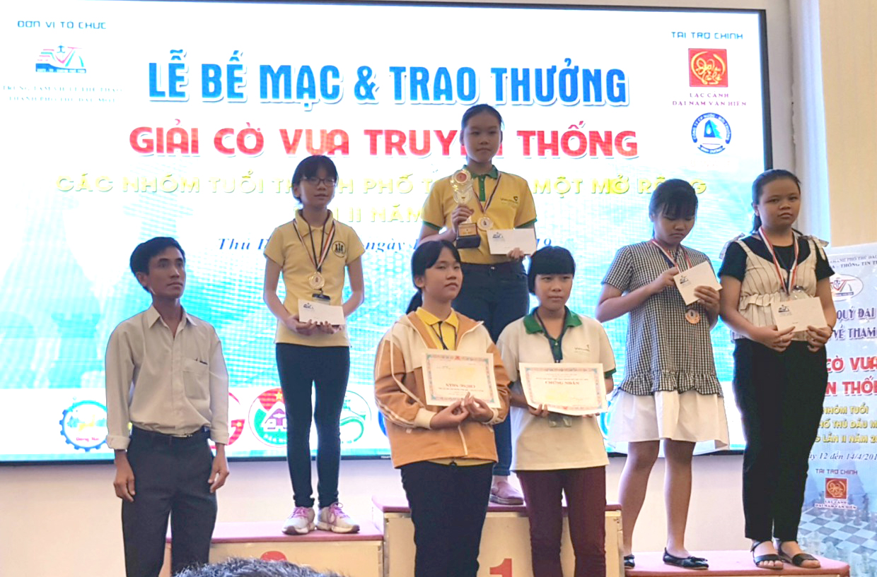 Dong Nai wins gold at  Thu Dau Mot city Chess Tournament Open