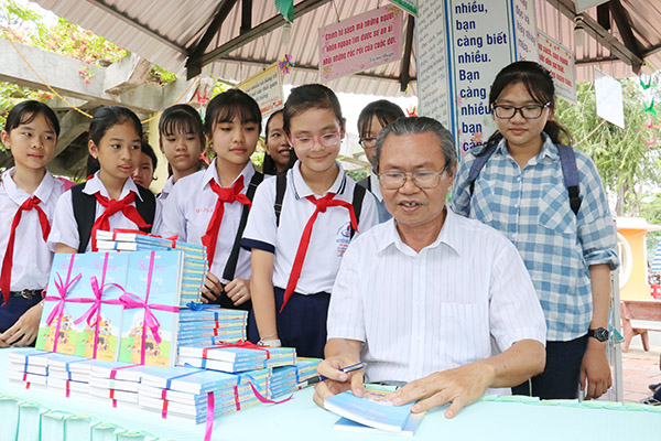 Góp phần lan tỏa tình yêu sách