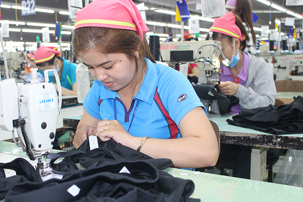 Vững tin vào sự phát triển của đất nước