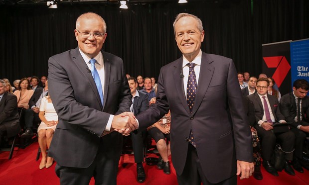 Thủ tướng Australia Scott Morrison (trái) và lãnh đạo đảng Lao động đối lập Bill Shorten tại cuộc tranh luận. (Nguồn: AAP)