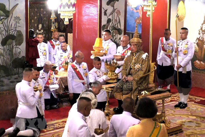 Nhà vua Thái Lan Maha Vajiralongkorn chính thức lên ngôi