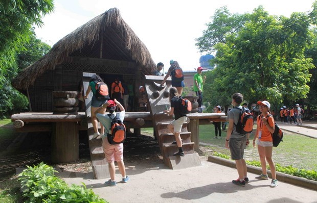 Visitors to the Vietnam Museum of Ethnology in Hanoi (Photo: VNA)