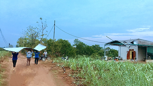 Whirlwind hits Dinh Quan district