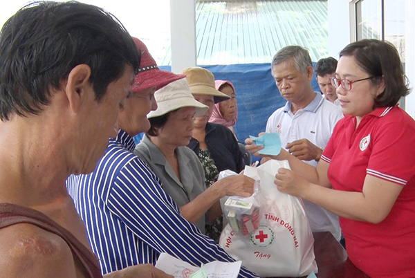 400 needy people get free healthcare