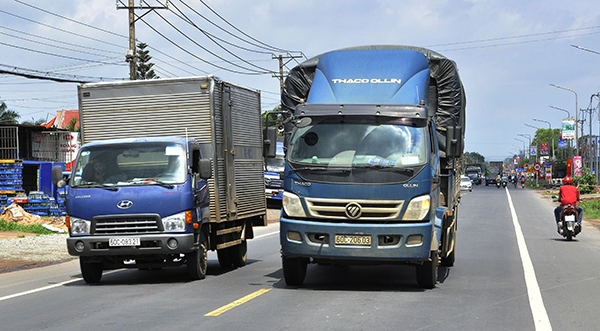 Quốc lộ 1 đoạn qua huyện Xuân Lộc các phương tiện thường xuyên vượt ẩu dễ gây tai nạn giao thông đối đầu