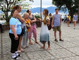 Travel companies using foreign tour guides subject to fines