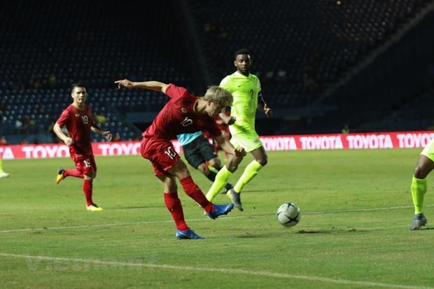 Foreign sport newspapers have expressed their regret for Vietnam who lost the Kings’ Cup to Curacao after penalty shootouts in Thailand on June 8. (Photo: VNA)