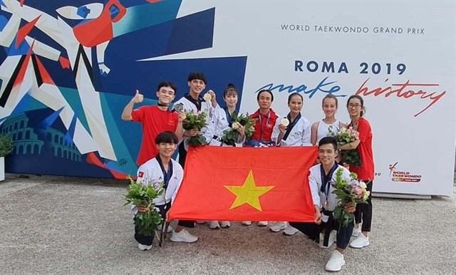 Vietnam's taekwondo team pose after finishing the Roma 2019 World Taekwondo Grand Prix. (Photo: VNA)