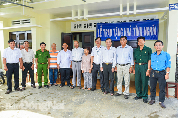 A gratitude house handed over