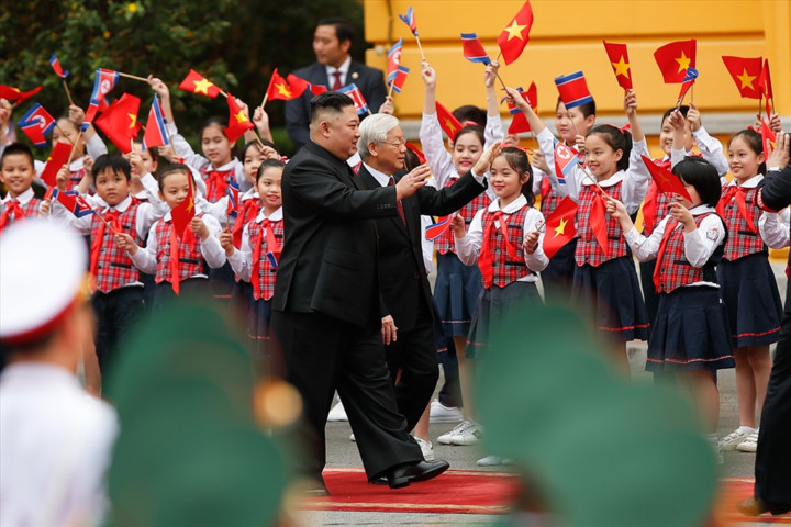  Kim Jong-un, Chairman of the Workers’ Party and Head of the State Affairs Commission of the Democratic People’s Republic of Korea (DPRK), became the first DPRK leader to visit Vietnam for 55 years. (A photo taken by Son Tung).