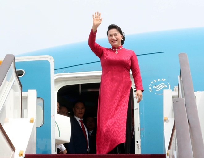 Chairwoman of the National Assembly Nguyen Thi Kim Ngan arrives in Beijing at noon on July 10