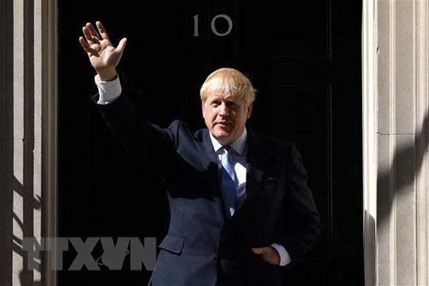 Tân Thủ tướng Anh Boris Johnson tại số 10 phố Downing ở thủ đô London. (Ảnh: THX/TTXVN)