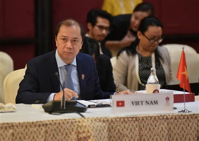 Deputy Foreign Minister Nguyen Quoc Dung leads the Vietnamese delegation to the ASEAN Senior Officials’ Meeting (SOM) in Bangkok, Thailand, on July 29