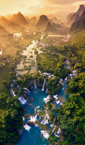   The image titled ‘Ban Gioc waterfalls’ taken by Nguyen Tan Tuan from HCM City wins the competition’s first prize