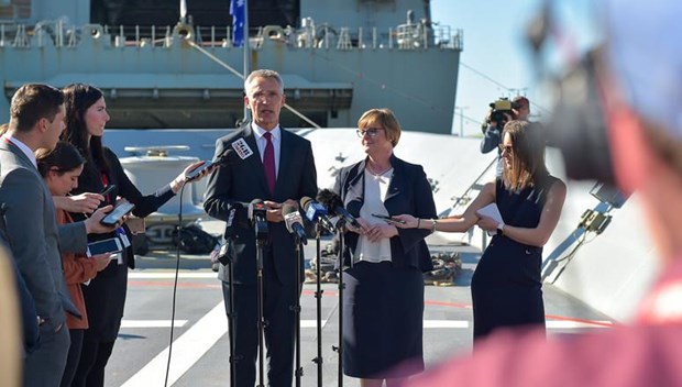 Tổng Thư ký NATO Jens Stoltenberg và Bộ trưởng Quốc phòng Australia Linda Reynold. (Nguồn: nato.int)