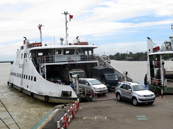 Cát Lái ferry connects HCM City's District 2 and Đồng Nai Province's Nhơn Trạch District. — VNA/VNS Photo Hoàng Hải  Read more at http://vietnamnews.vn/society/534771/pm-allows-dong-nai-to-head-the-implementation-of-cat-lai-bridge.html#ZMTZ3IVDvSZtgy5X.99