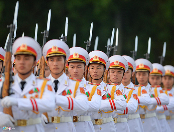 The guard for the ceremony was comprised of 34 soldiers, with each one representing the first 34 soldiers of the Armed Propaganda Unit for National Liberation, the predecessor to the Vietnam People’s Army.
