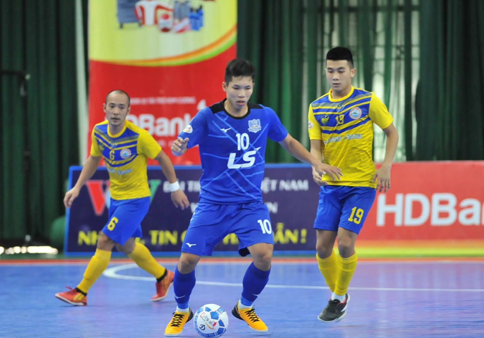 Giải futsal VĐQG 2019: Đương kim vô địch Thái Sơn Nam củng cố vị trí dẫn đầu