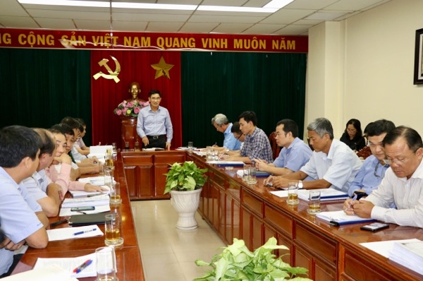 Phó chủ tịch UBND tỉnh Trần Văn Vĩnh phát biểu chỉ đạo tại buổi làm việc